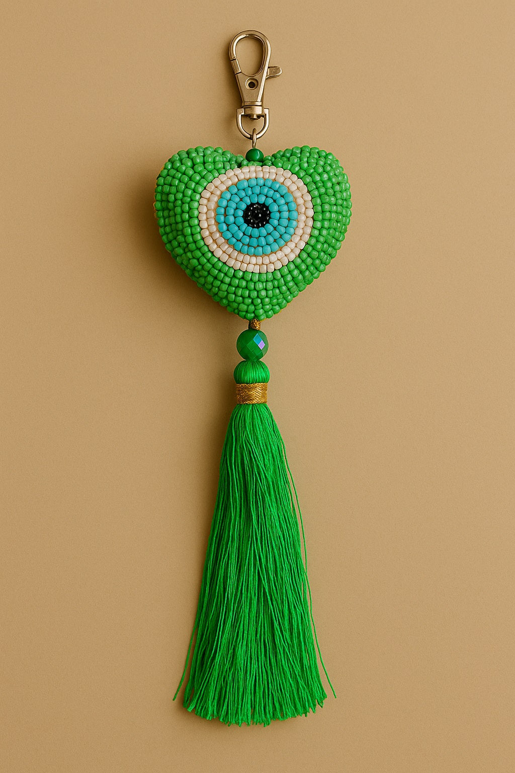 L'œil du Diable : un accessoire mystique et raffiné pour votre sac - fait main