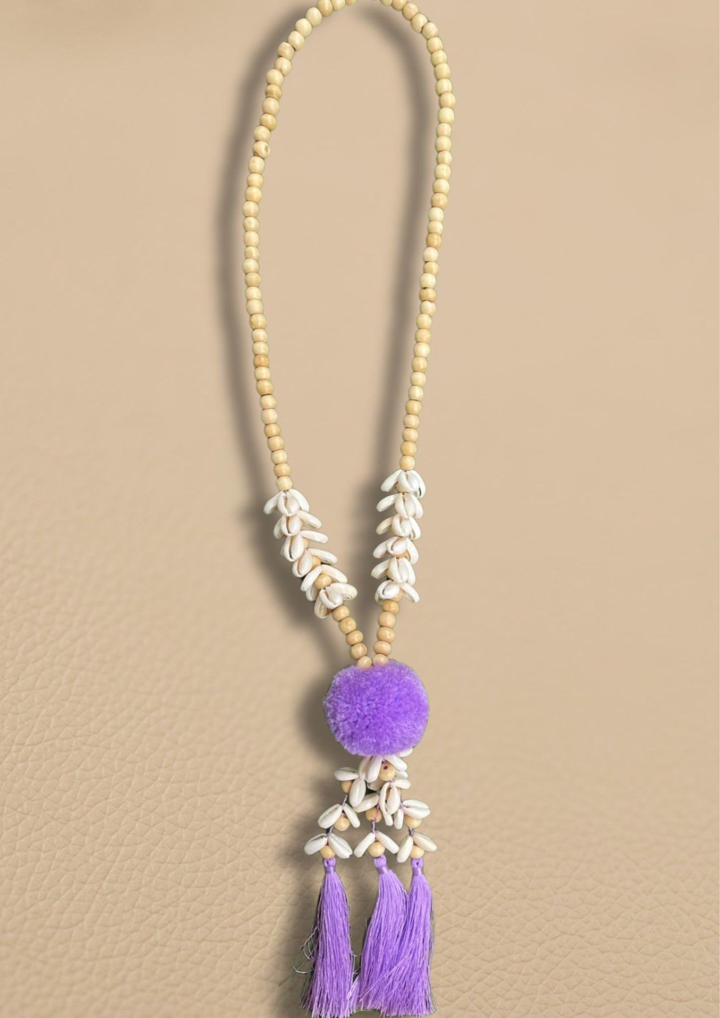 Sautoir Pompon, Coquillages et Perles de Bois - Fait main