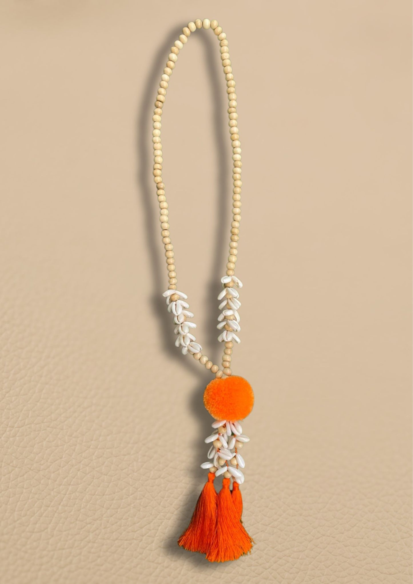 Sautoir Pompon, Coquillages et Perles de Bois - Fait main
