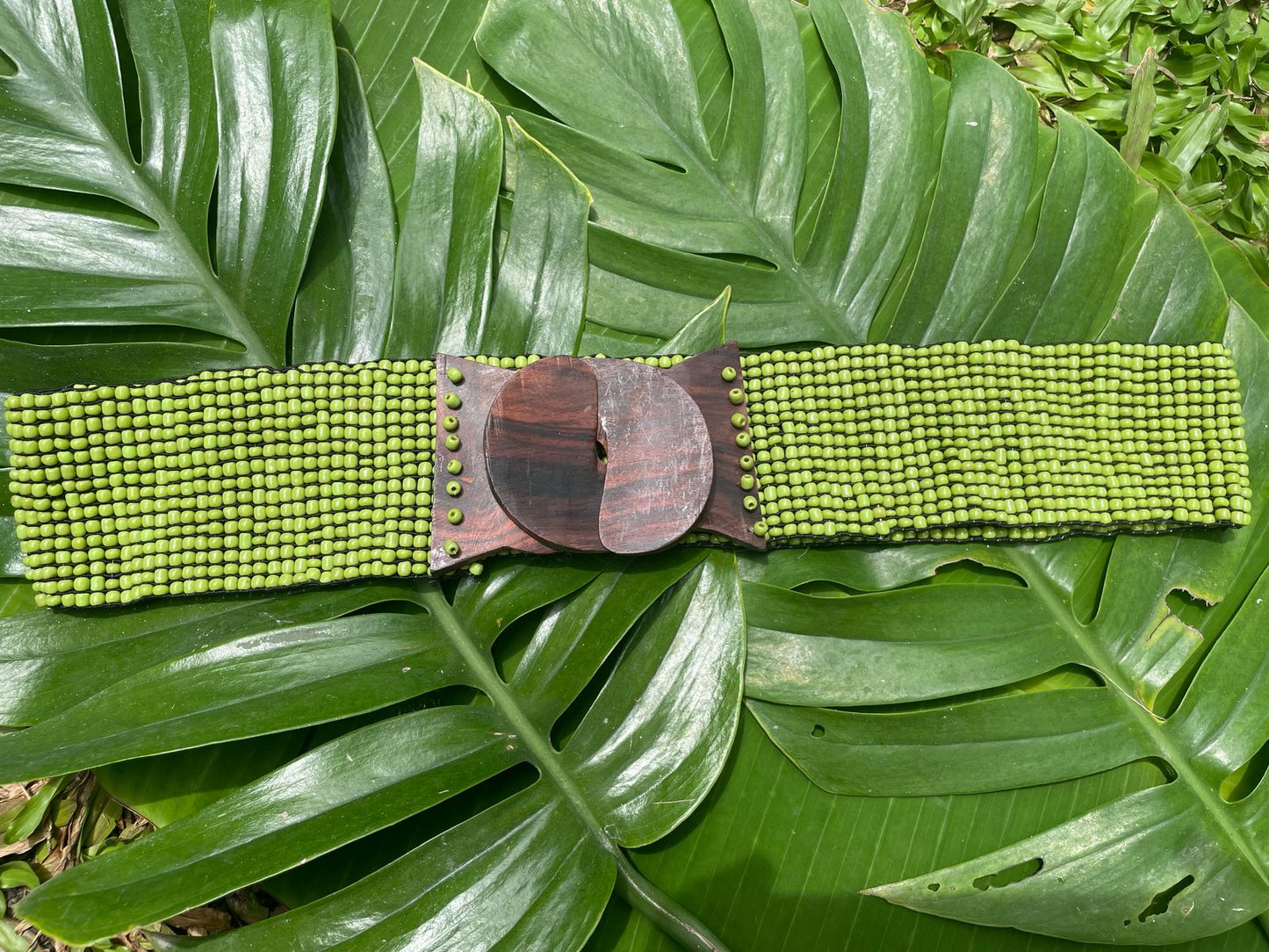 Ceinture Unie en Perles et Bois – Élégance Artisanale - Fait main